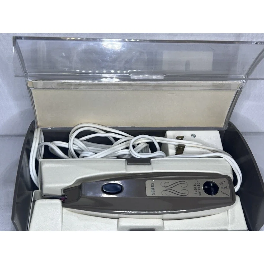 Vintage Sears Electric Scissors 3 Speed Fabric Cutter w Case Model 25-2177